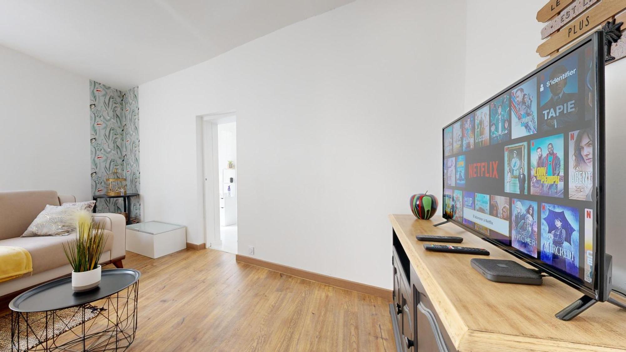 Apartment Standing 2 Tulle